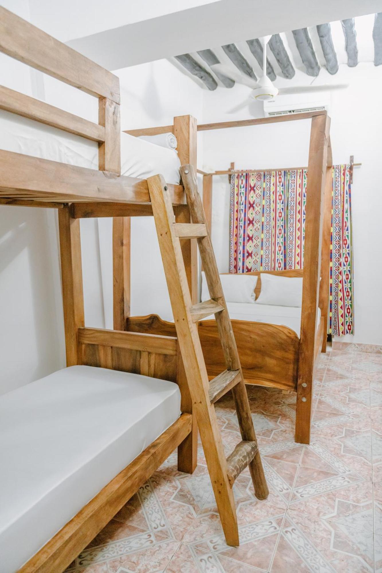 Shoki Shoki Guest House Занзибар Экстерьер фото