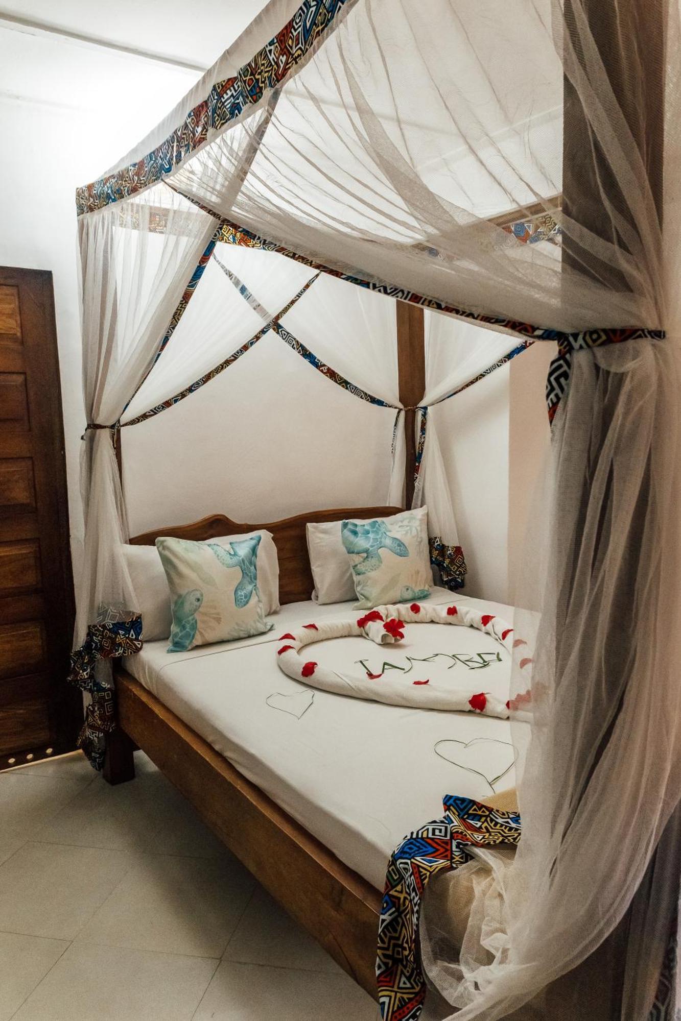 Shoki Shoki Guest House Занзибар Экстерьер фото