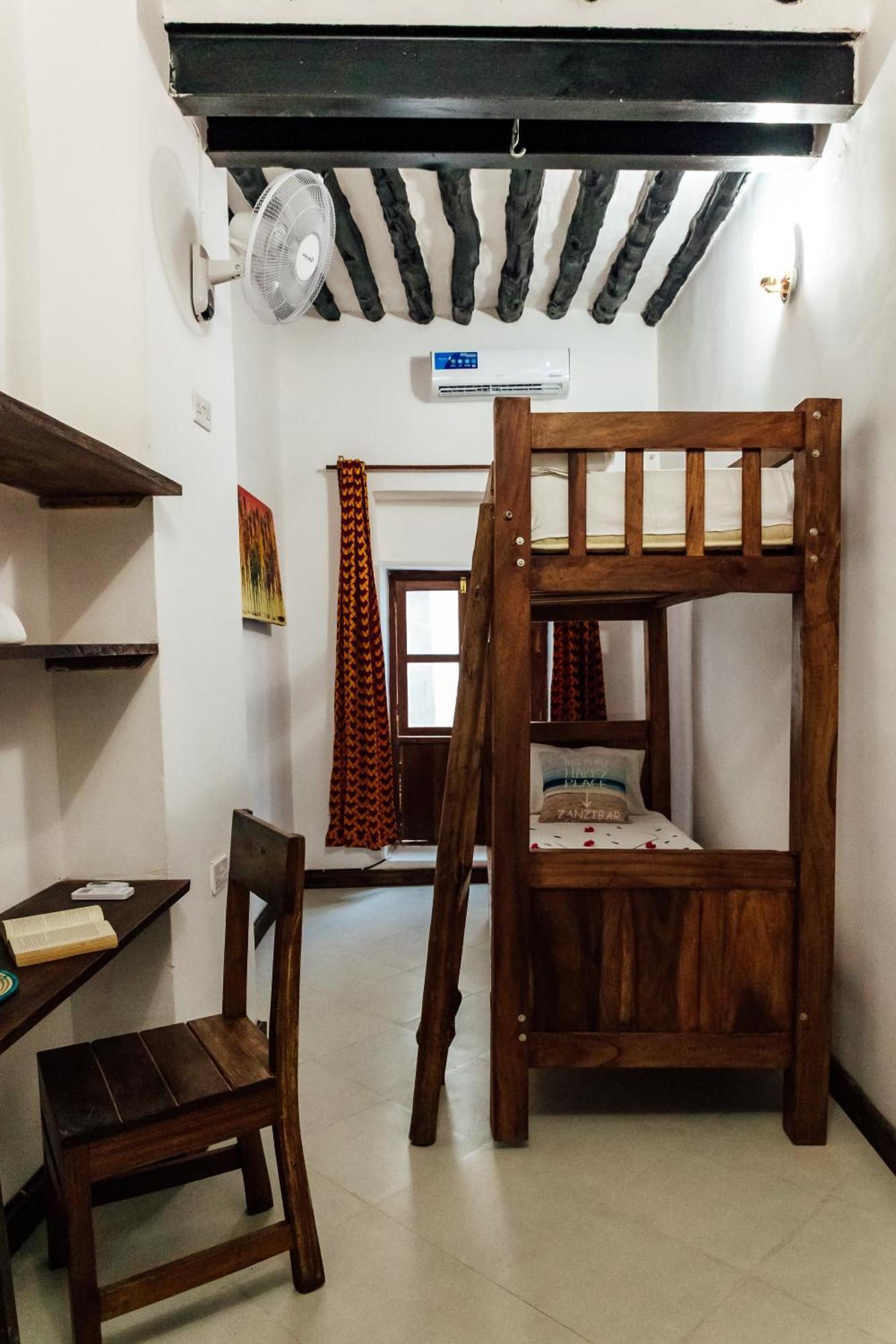 Shoki Shoki Guest House Занзибар Экстерьер фото