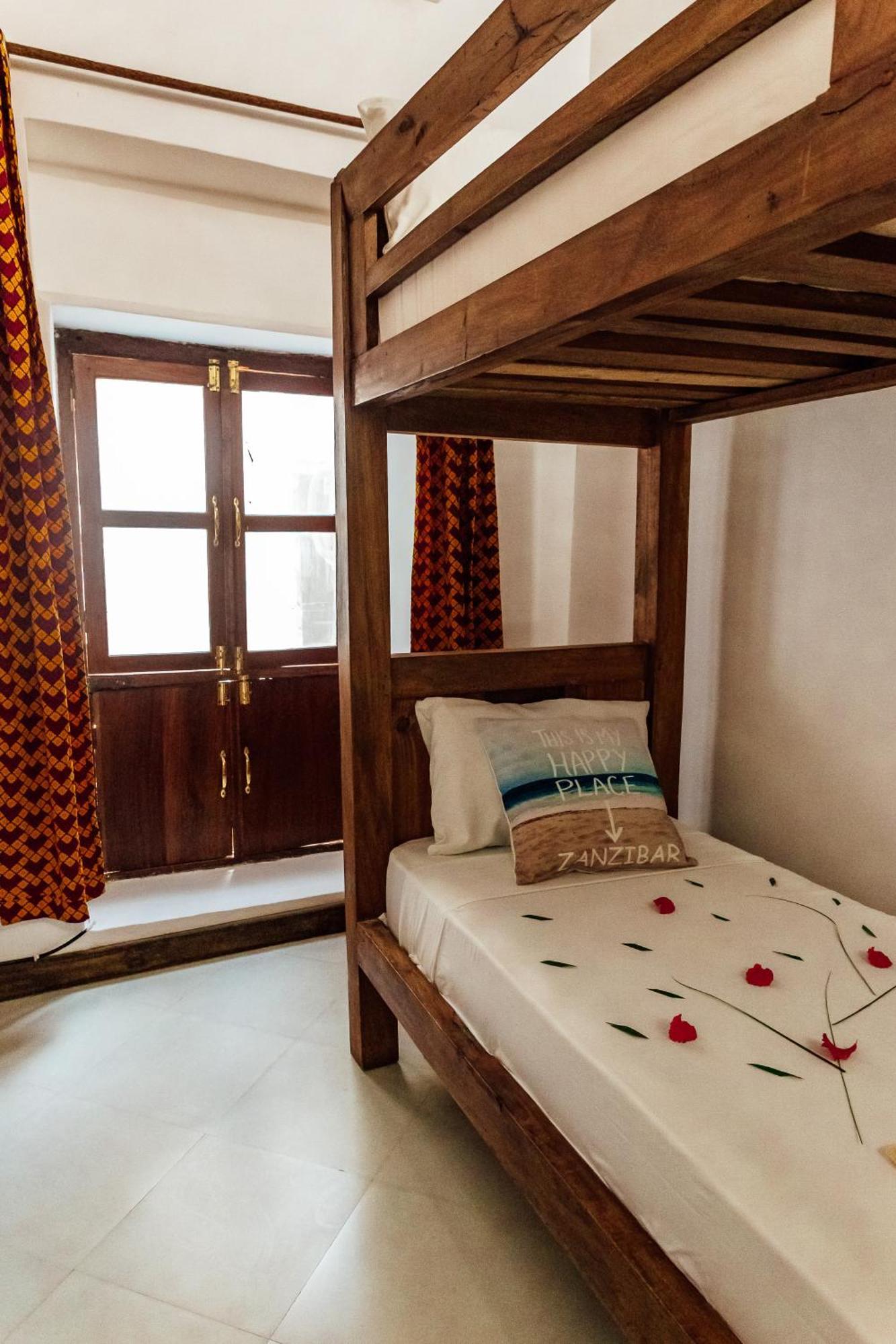Shoki Shoki Guest House Занзибар Экстерьер фото